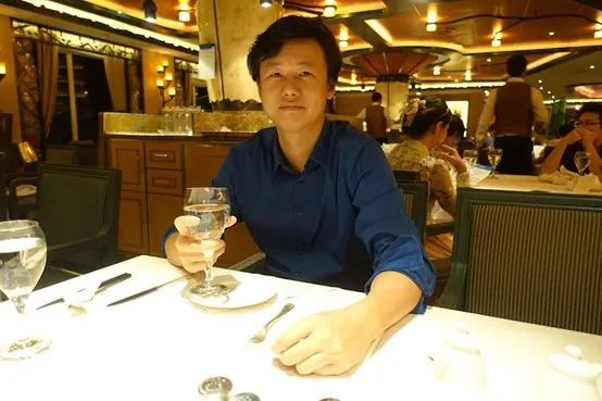 专业摄影App，一个被出海开发者占据的冷门品类？