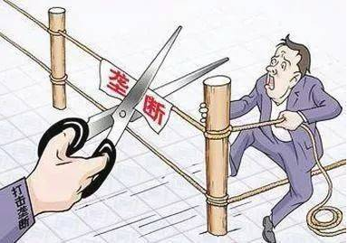 垄断组织形式有哪几种？垄断竞争市场和完全竞争市场的区别是什么？