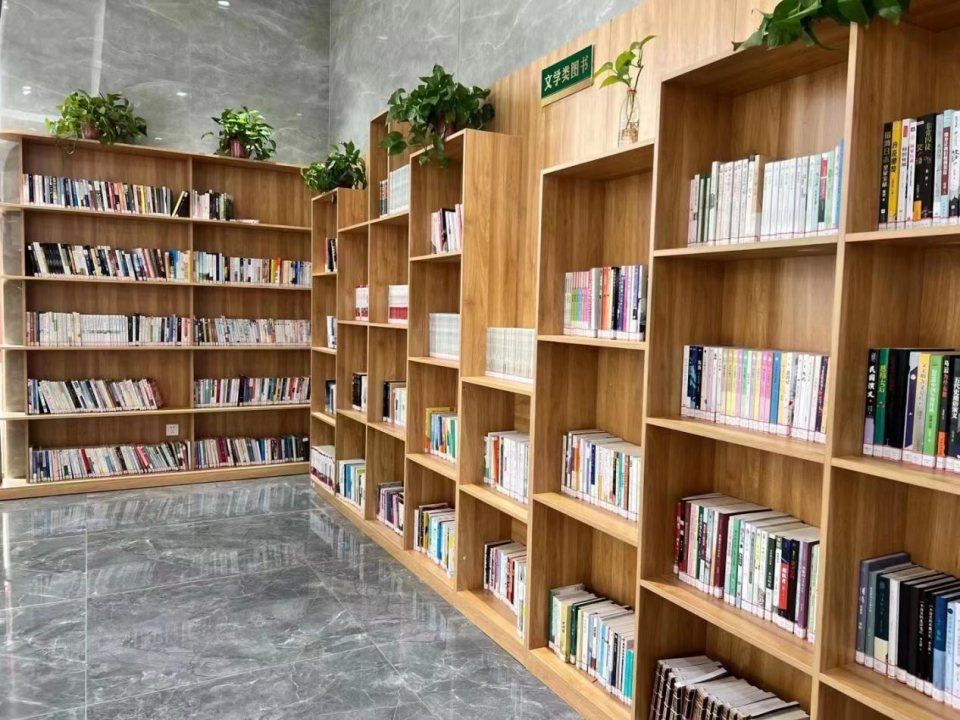 繁荣的下沉市场，救不了无聊的小镇青年