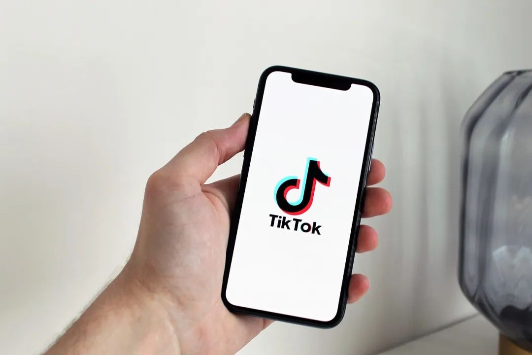 跨境电商物流为什么你的TikTok视频没流量？爆款视频的底层逻辑解析